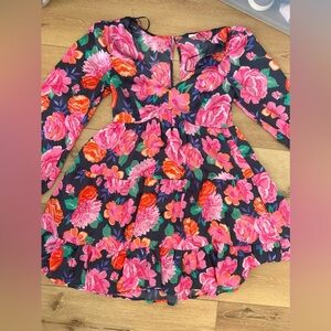 Mi Ami size small silky size small floral dress so beautiful